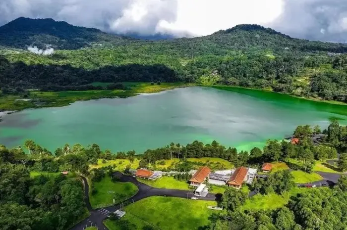 Danau Linow, Destinasi Wisata Alam dengan Beragam Spot Camping Memukau di Tomohon