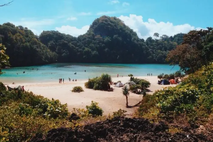 Pulau Sempu, Pulau Eksotis di Malang yang Menawarkan Sejuta Pesona